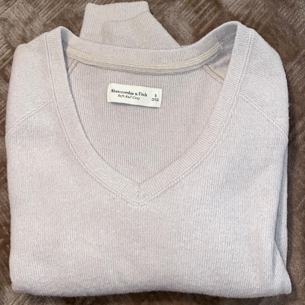 ABERCROMBIE SWEATER